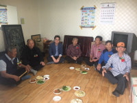 아산시 홍보담당관, 어버이날 맞아 결연마을 어르신들 위문