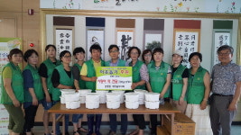 분평동 새마을 부녀회, 수해 입은 쌀로 떡 만들어 경로당 전달