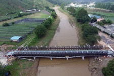 국민 들쥐 막말 김학철 행문위원장 사임서 수리