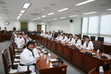 천안시의회, 말레이시아 태권도 꿈나무 선수단 격려