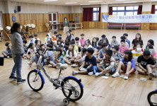 400억 들였는데...기반시설 부실 이용객 텅텅