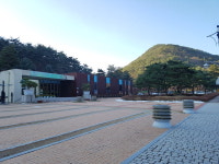소나무처럼 강직한 길, 일제에 저항한 길