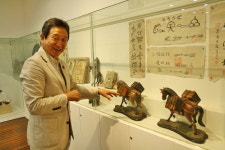 산바람 봄 실어 향 따라오니, 찻물을 끓여야겠다