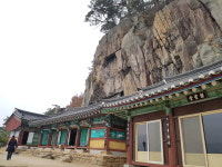 억겁의 바위에 매달린 청풍 천년 고찰
