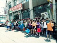 청주 사창동 새마을부녀회-창신초 학생, 마을길 청소 봉사활동