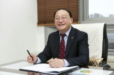 천안시 주재석 동남구청장, 무더위속 도로 보수원 격려