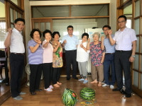 청주 운천신봉동 흥덕신용협동조합, 경로당에 복수박 나눔