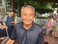 청주 흥덕구 복대1동 주민 김학수씨, 매일 가경천변 환경 정화 화제