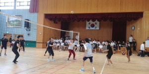 괴산중 사제동행 배구대회 개최
