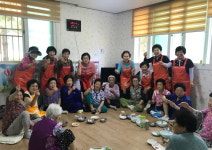 사직1동 자원봉사대 경로당 회원 및 저소득층 40명에 삼계탕 대접