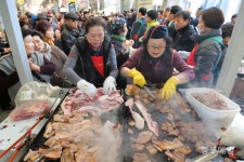 진천 붕어찜·옥천 생선국수…향토음식거리 활발