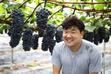 청년이 미래다 - 친환경 옥천 포도재배 도담농원 이정민 대표