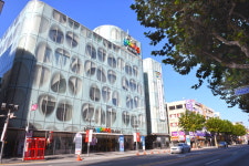 구조조정 칼 빼든 롯데쇼핑…청주 영플라자 존폐 기로