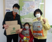 청주 사직2동 유성규씨, 유아용 면 마스크 기부