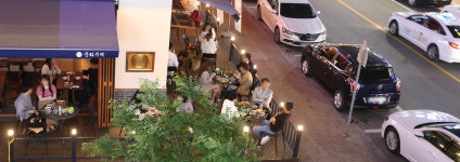 생활 속 거리두기 첫날… 율량동 먹자골목 가보니