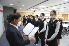 아라리오, 충남예고 20명에게 CI KIM 장학금 전달