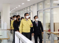 정용래 대전 유성구청장, 유성실버복지센터 준비상황 점검