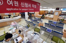 코로나에 막힌 하늘길… 충북 여권 발급 80% 급감