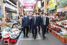 중기부 차관, 청주 육거리시장서 버팀목자금 플러스 의견청취