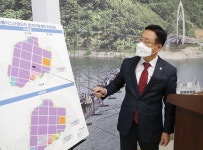 이차영 군수, 괴산메가폴리스산단 관련 기자간담회 참석