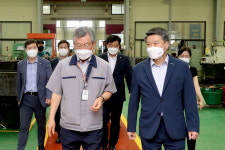 김학도 중소벤처기업진흥공단 이사장, 충주뿌리산업단지 방문 간담회 개최