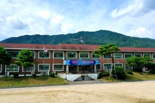 제천 송학중학교, 폐교 위기 극복… 내년 신입생 8명 입학