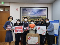 천안가온중, 청룡동에 직접 만든 목도리로 사랑을 전하다