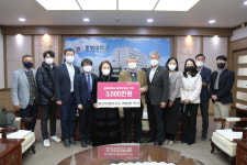 기록화 명인 박효영 작가, 충북대 동물병원에 3천만원 상당의 작품 기증