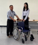 보은군 회남면, 거동 불편 주민 휠체어 전달