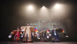 한여름 밤 수놓은 해설과 시연이 있는 춤 콘서트