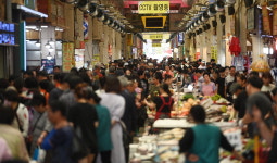 추석 대목에 붐비는 청주 육거리종합시장