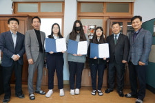 생수교회, 청주여중에 장학금 60만원 전달 훈훈