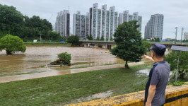 시간당 100㎜ 폭우에 대전 용촌동 마을 침수…주민 36명 고립