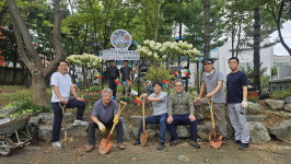 천안 쌍용3동 주민자치회, 주민과 함께 꽃심기행사