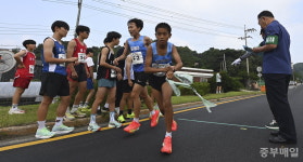 [역전마라톤] 바톤 이어받는 영동군청 송우주