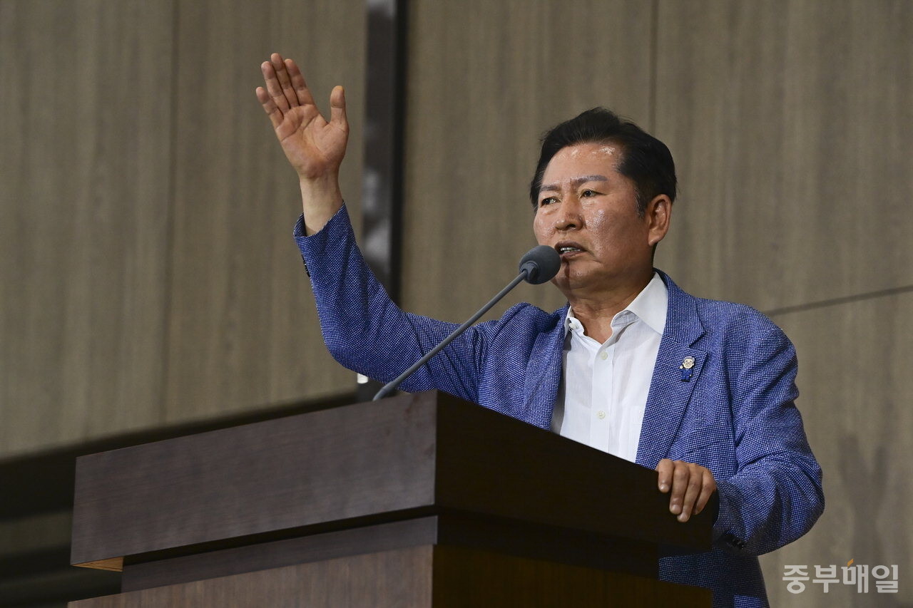 더불어민주당 대표 선거 출마자, 정청래-박찬대 대표 취임과 동시에 검찰개혁 신속 추진 밝혀