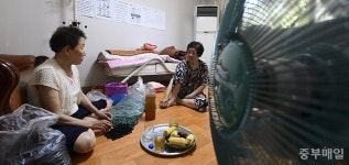 2층 규모 방 5개 냉방기 1곳뿐… 청주 무더위쉼터 방문자 줄며 관리 허술