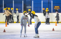 아산 이순신빙상장, 여름방학 가족단위 방문객 인기