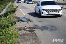 오창 방향 지방도 508호선 타이어 파손 사고… 운전자들 불안감 토로