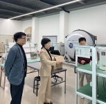 충북중기청 레전드 50+ 다산조명 방문… 현장애로 청취