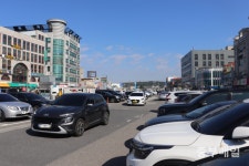 사업개요 없어 vs 정비구간 포함 홍성읍 복개주차장 철거 설전