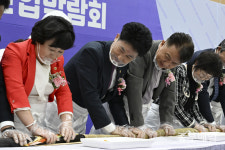 제1회 충북농식품산업박람회 기업 판로개척 창구 자리매김