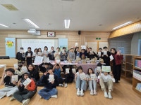 왼쪽은 한글, 오른쪽은 러시아어…진천 한천초 학생들 이중언어 시집 출간