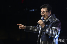 가을밤 추억 선사… 2025 중부매일 가을음악회 성료