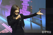 가을밤 추억 선사… 2025 중부매일 가을음악회 성료