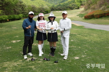 섬산기술사사무소 | [중부매일 회장배 골프대회 이모저모] 시타팀의 '이색 준비운동' 열전