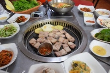 제주 애월 흑돼지 맛집 ‘백번가든’, 각종 채소 직접 재배