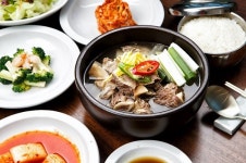 “홀푸드 스토리, 국산재료로 만든 국·반찬 ‘핫딜’ 쇼핑하세요”