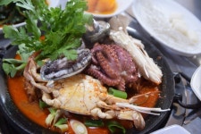 애월 한담해변 향토음식점 ‘백번가든’,  전복낙지김치찜 맛집으로 이름 알려