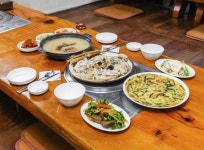 서대문구 맛집 ‘산천마루’에서 즐기는 누룽지백숙, 말복맞이 이벤트 열어